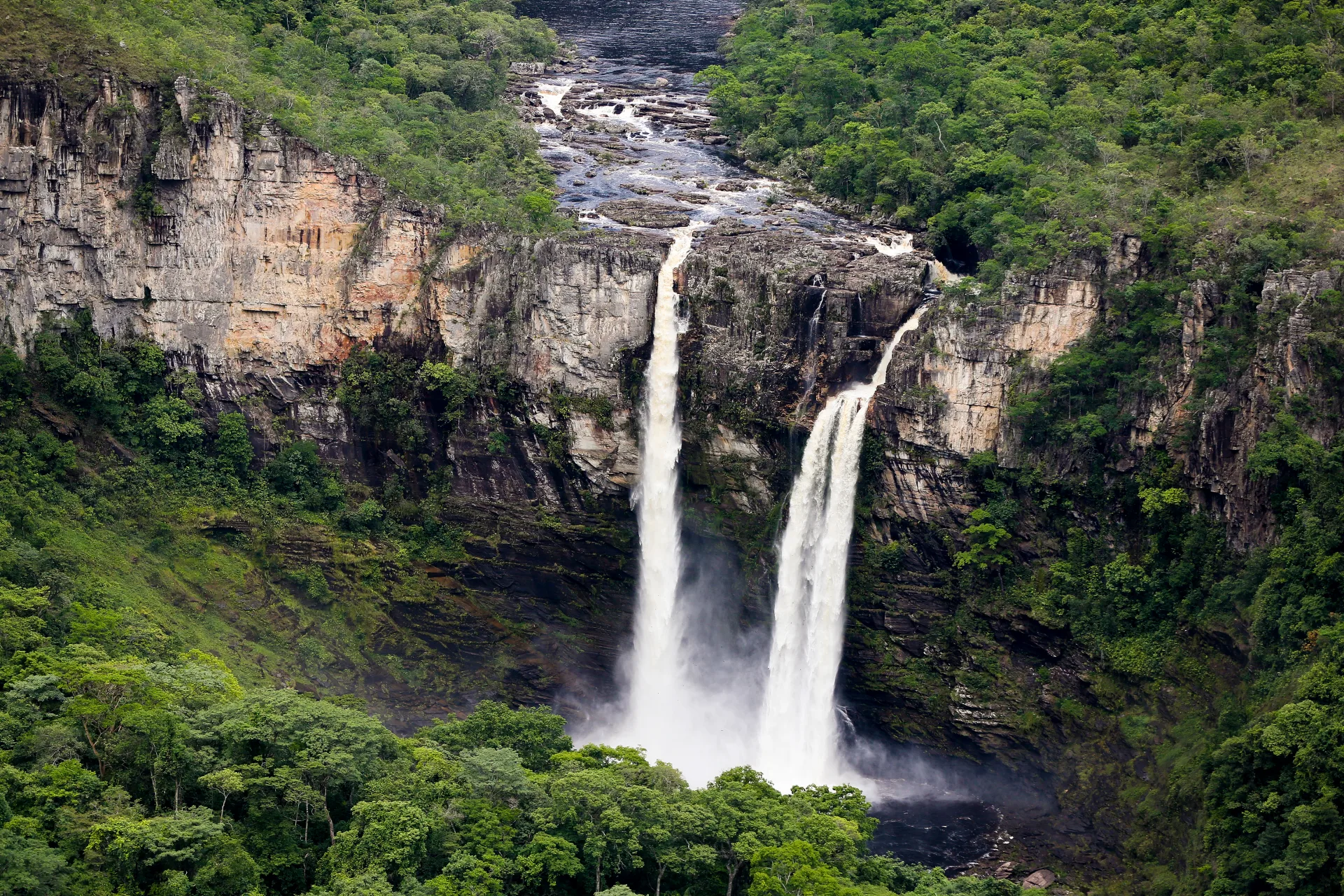 Imagem ilustrativa: Saltos do Rio Preto, Chapada dos Veadeiros (foto de Marcelo Camargo/Agência Brasil)