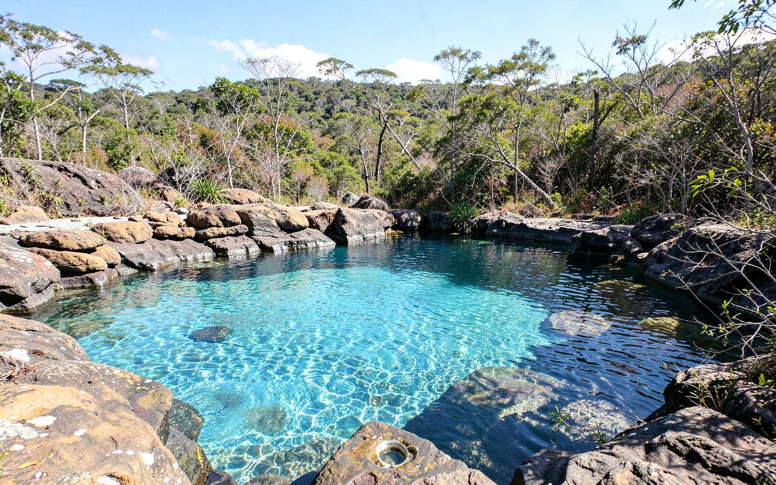 Poço de água cristalina na Chapada
